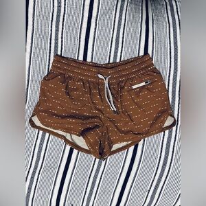 women’s vuori running shorts. size small.